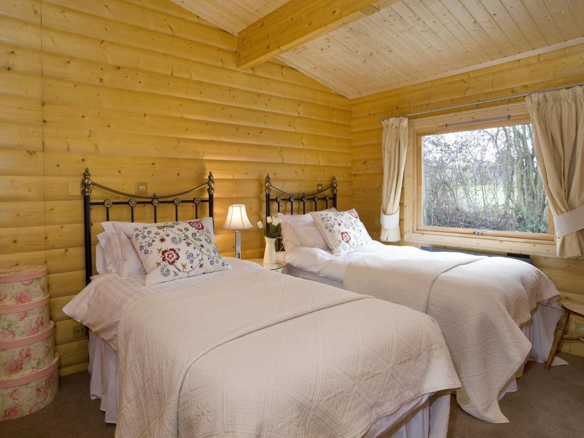 Cherbridge Lodges - Riverside Lodges, Short Lets Oxford Exterior photo